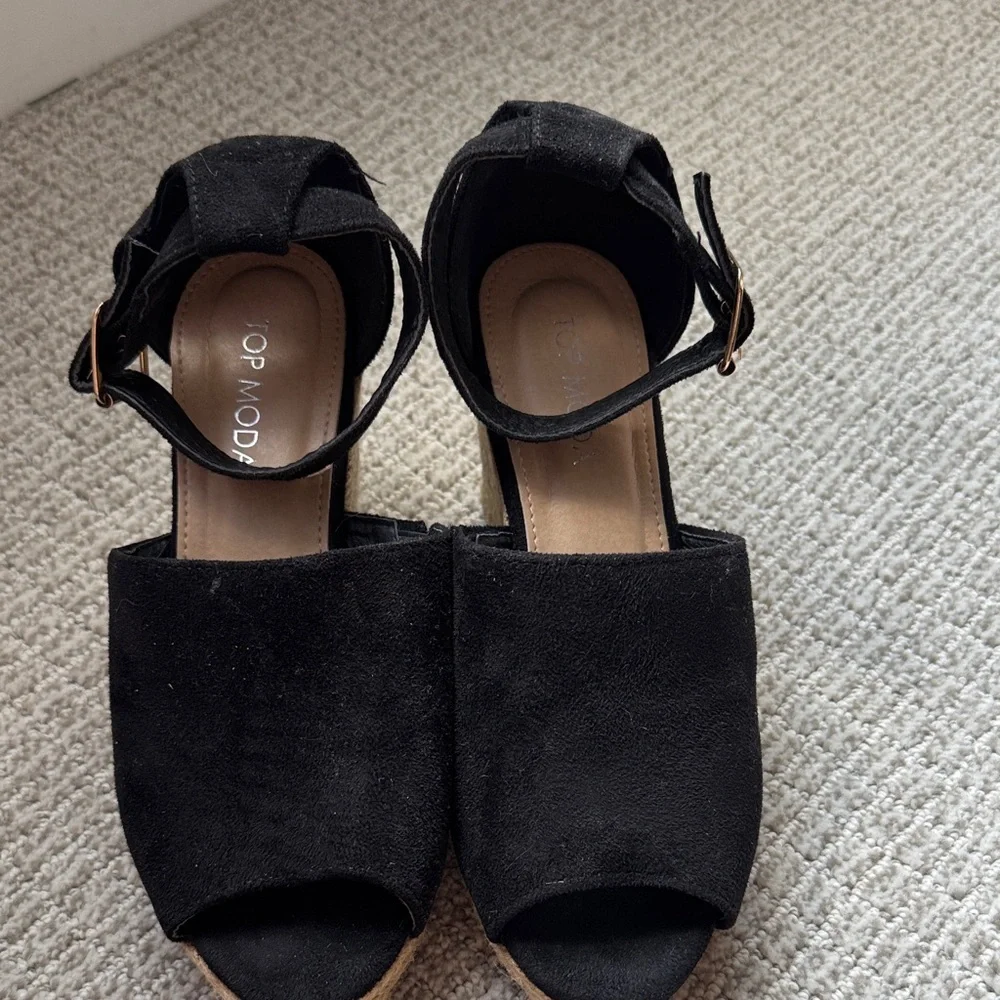 TOP Moda Black Suede Peep-Toe Wedge Sandals with Ankle Strap